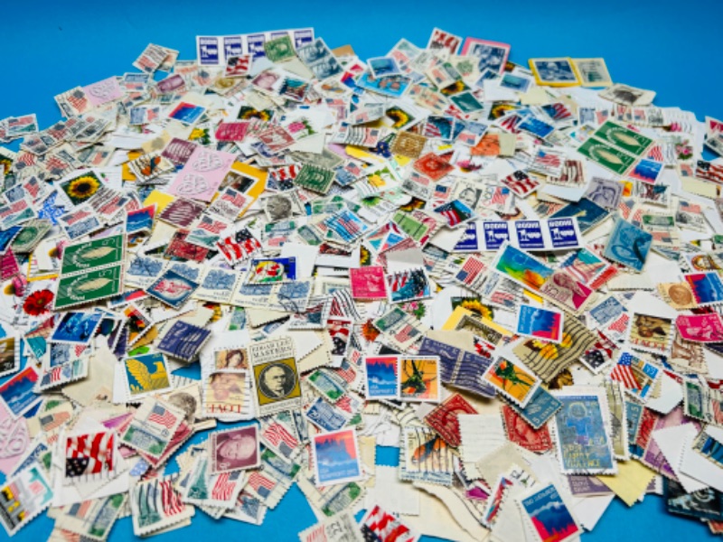 Photo 1 of 698872…hundreds of vintage used stamps 