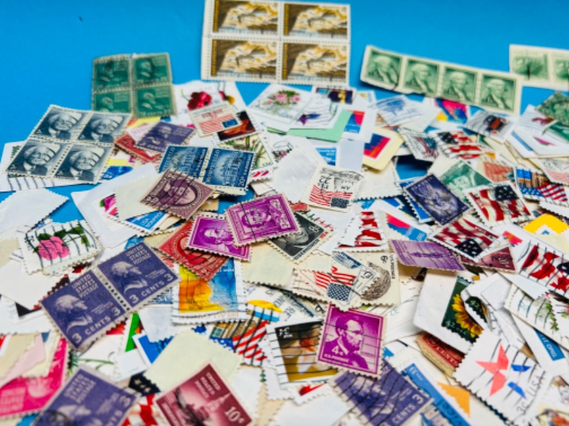 Photo 2 of 698873… hundreds of vintage used stamps 