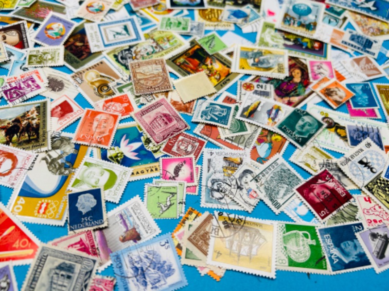 Photo 5 of 698874…hundreds of vintage used foreign stamps 