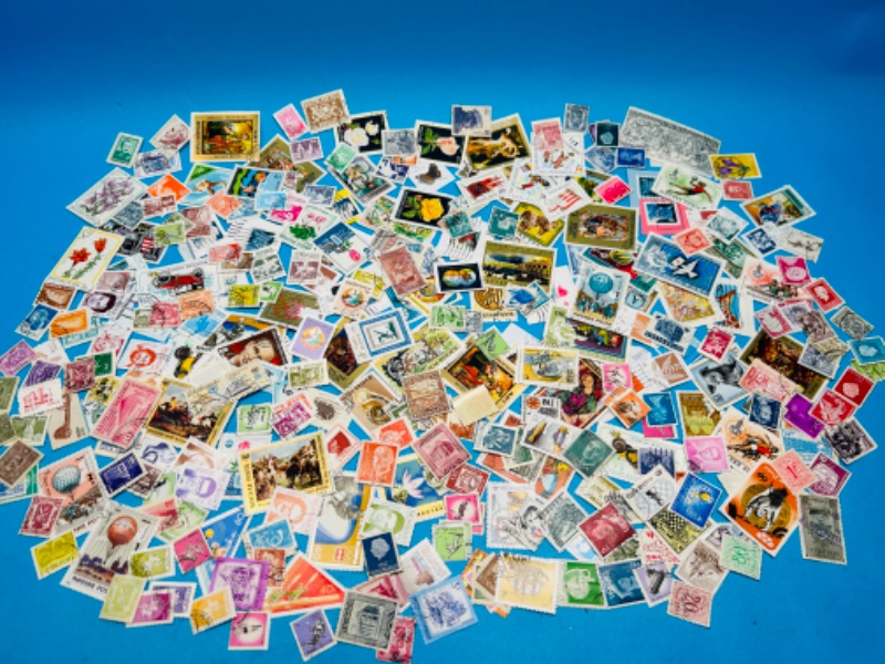 Photo 7 of 698874…hundreds of vintage used foreign stamps 