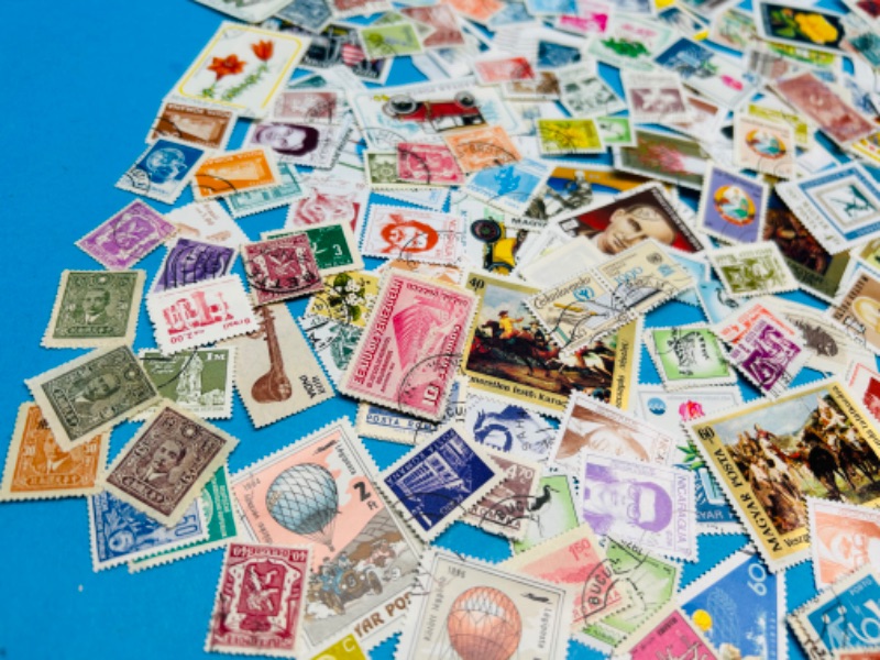 Photo 3 of 698874…hundreds of vintage used foreign stamps 