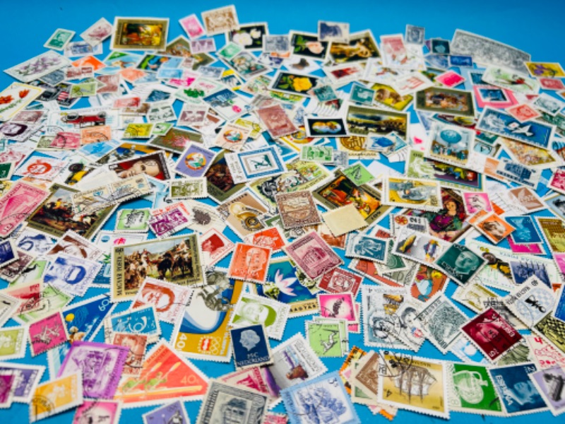 Photo 1 of 698874…hundreds of vintage used foreign stamps 