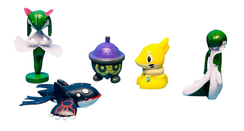 Photo 1 of 698877…5 Pokémon RL mini figures 2006