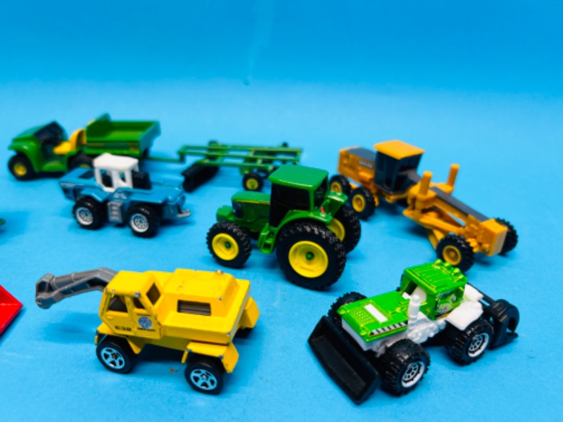 Photo 4 of 698923…die cast farming vehicles 