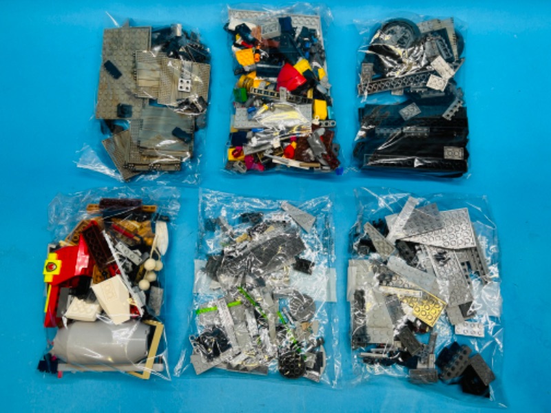 Photo 1 of 698958…6 bags of misc LEGO pieces 