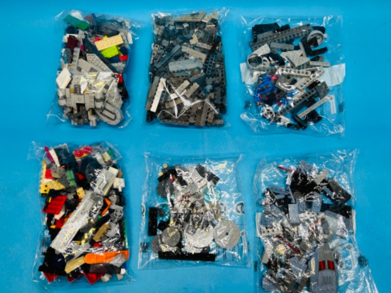 Photo 1 of 698961… 6 bags of misc LEGO pieces 