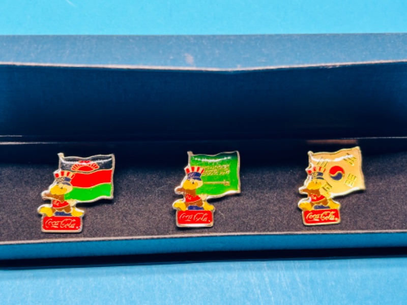 Photo 1 of 698971…3 vintage Coca Cola Olympic pins in gift box