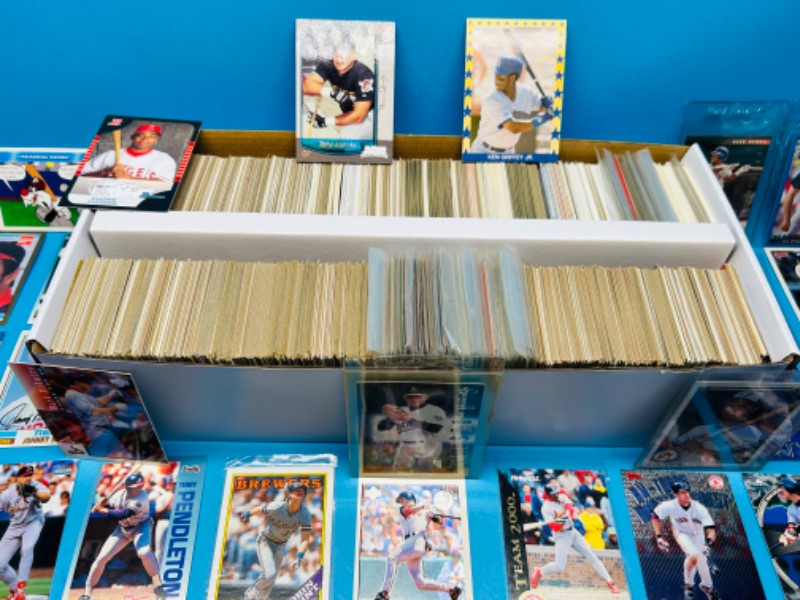 Photo 3 of 699024…1500+ mixed baseball cards in box