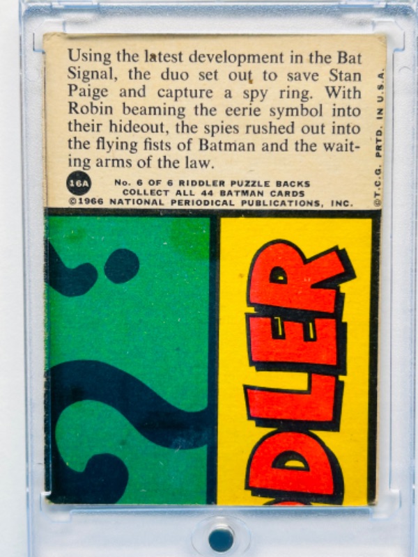 Photo 2 of 699061… vintage 1966 Batman card 16a  card in hard plastic case