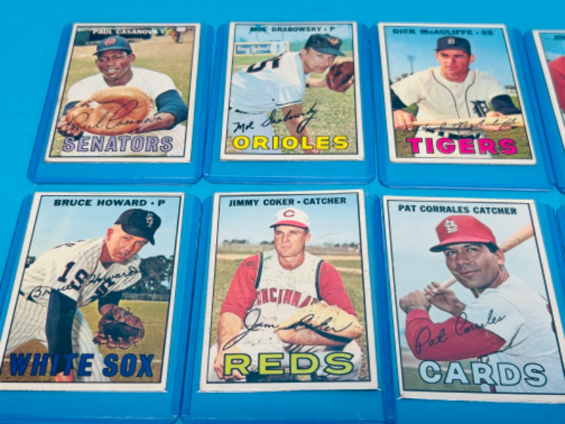 Photo 2 of 699106…10 vintage baseball cards in hard plastic sleeves 