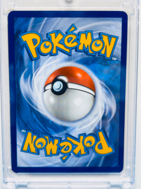 Photo 1 of 699110…Pokémon Machop card 066/165 in hard plastic case 