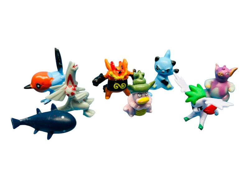 Photo 1 of 699214…8 Pokémon RL pvc mini figures 