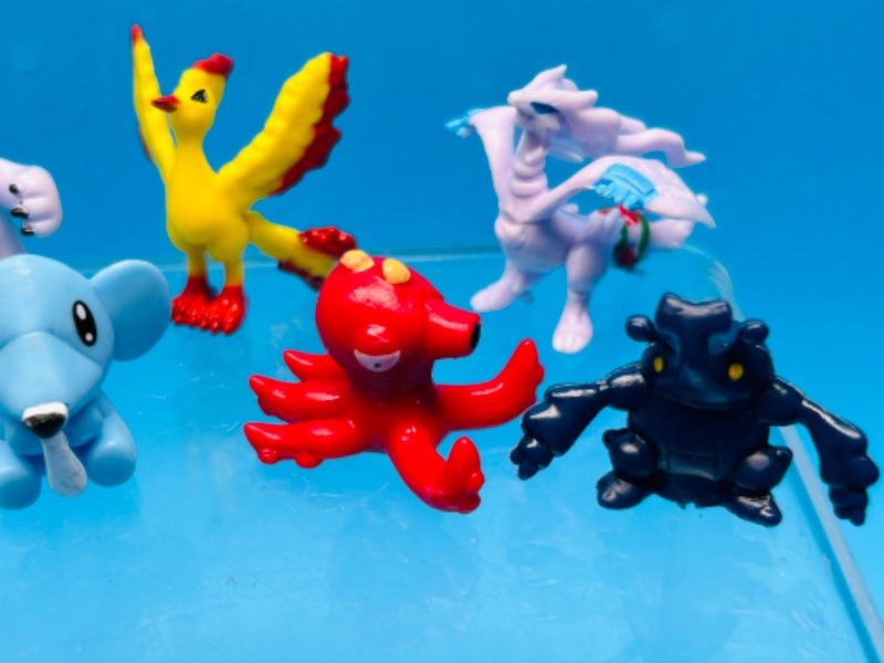 Photo 3 of 699215… 8 Pokémon RL pvc mini figures 