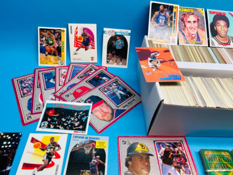 Photo 4 of 699232…1500+ mixed basketball and baseball trading cards in box 