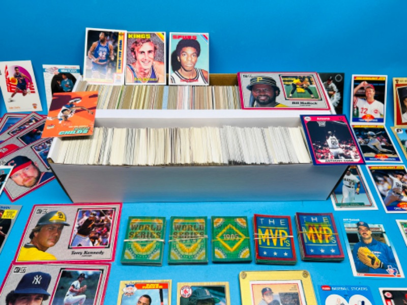 Photo 3 of 699232…1500+ mixed basketball and baseball trading cards in box 