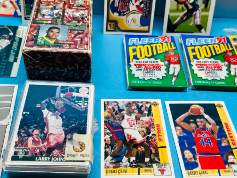 Photo 9 of 699233…1500+ mixed football and basketball trading cards in box