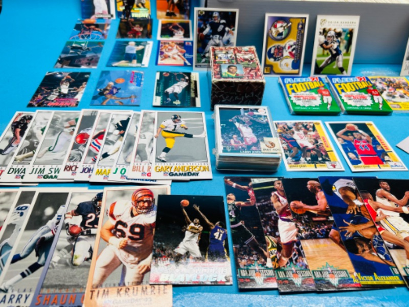 Photo 3 of 699233…1500+ mixed football and basketball trading cards in box