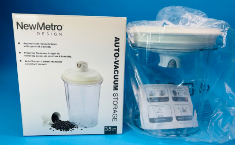 Photo 1 of 699248… NewMetro design auto-vacuum 3.5 qt storage container -battery operated 