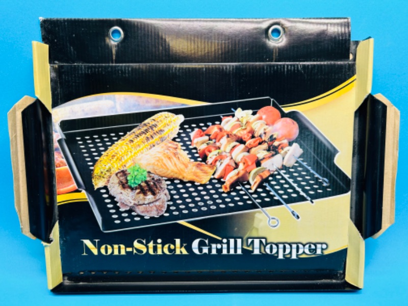 Photo 1 of 699294…non-stick grill topper