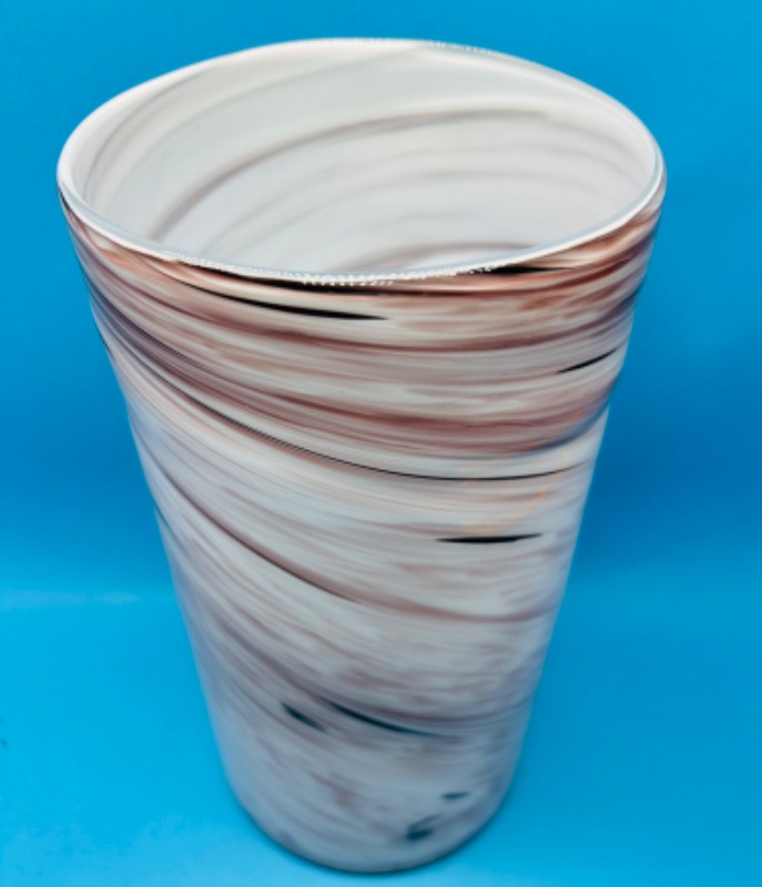 Photo 2 of 699349…large 11” swirl glass vase