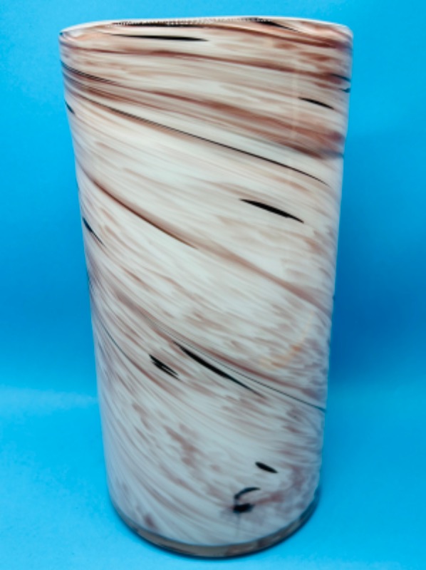 Photo 1 of 699349…large 11” swirl glass vase