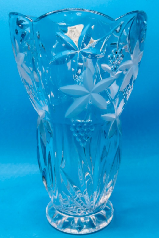 Photo 1 of 699356…11” vintage Mikasa crystal vase -Japan 