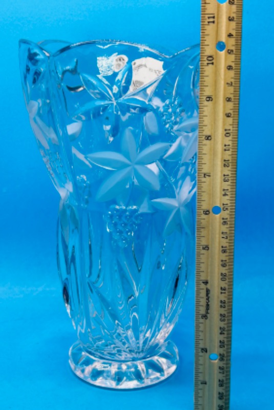 Photo 3 of 699356…11” vintage Mikasa crystal vase -Japan 