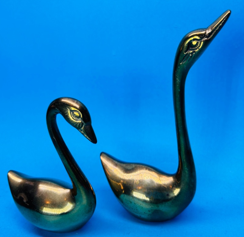 Photo 1 of 699360…2 vintage solid brass swans made in India 