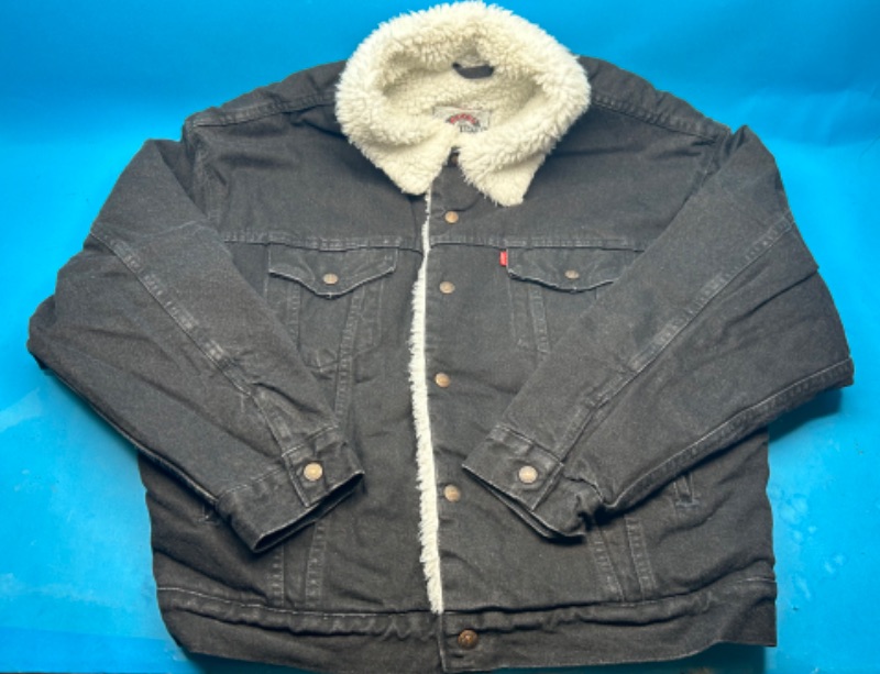 Photo 2 of 699381…mens used Levi jean jacket size large 