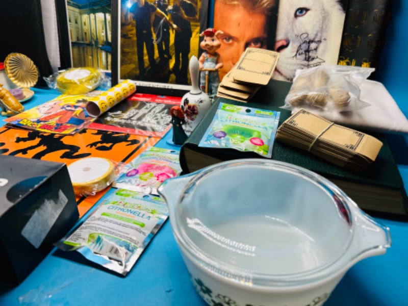 Photo 5 of 669433…final sale no returns/refunds-misc items-autographed memorabilia, Disney, nicknacks , empty stamp book