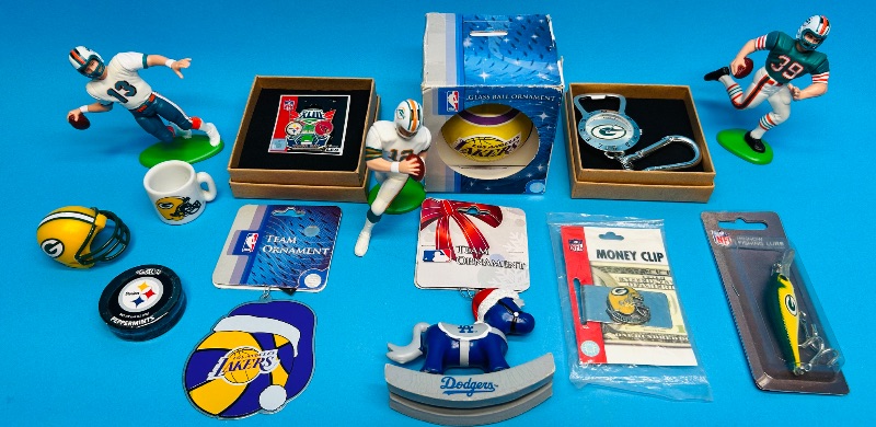 Photo 1 of 699522…sports collectibles-watch needs battery 