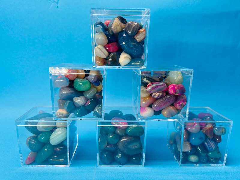 Photo 1 of 699571… 6 small displays of polished rocks - 2 x 2” cases 