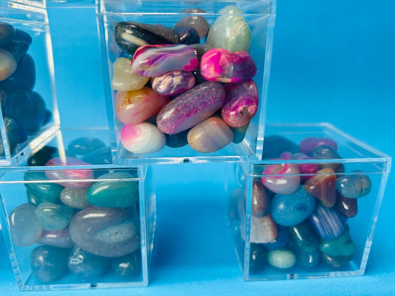 Photo 3 of 699571… 6 small displays of polished rocks - 2 x 2” cases 