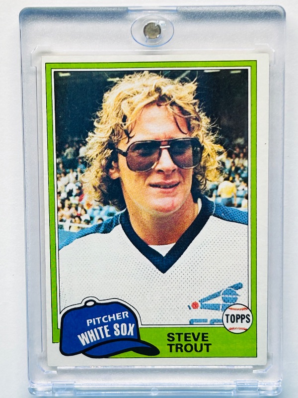 Photo 1 of 699591…vintage Steve Trout card 552 in hard plastic case