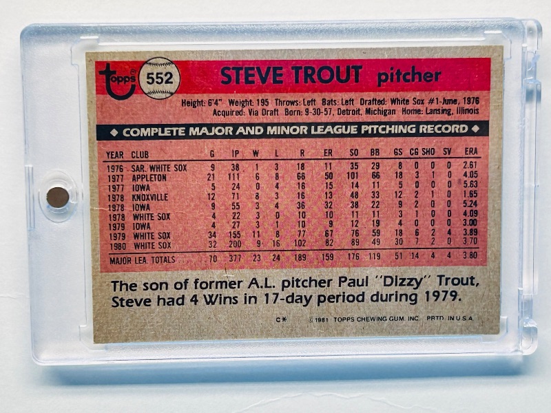 Photo 2 of 699591…vintage Steve Trout card 552 in hard plastic case