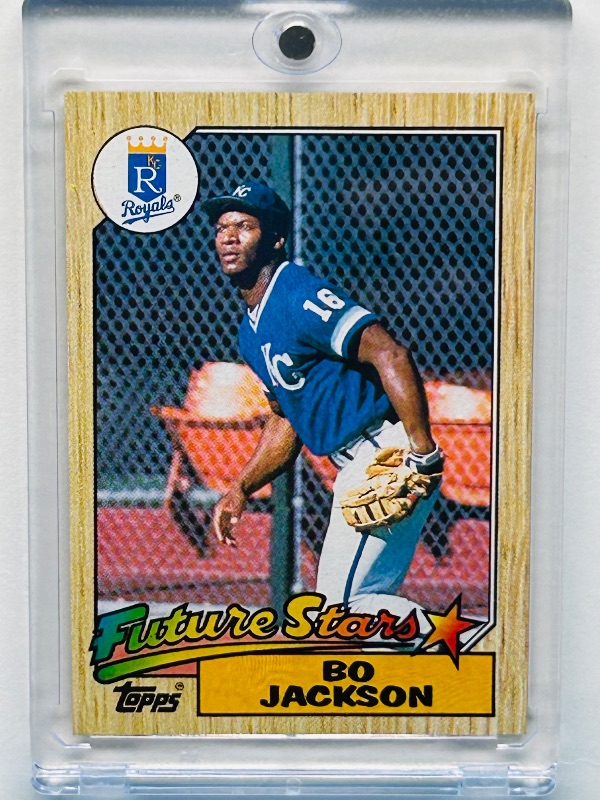 Photo 1 of 699602…Rookie Bo  Jackson card 170  in hard plastic case