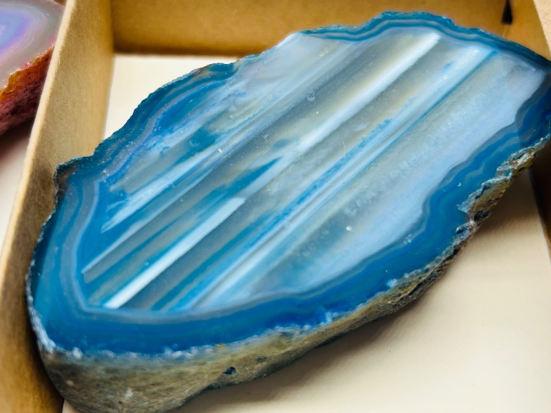 Photo 3 of 699683…3 thick agate slices in gift box