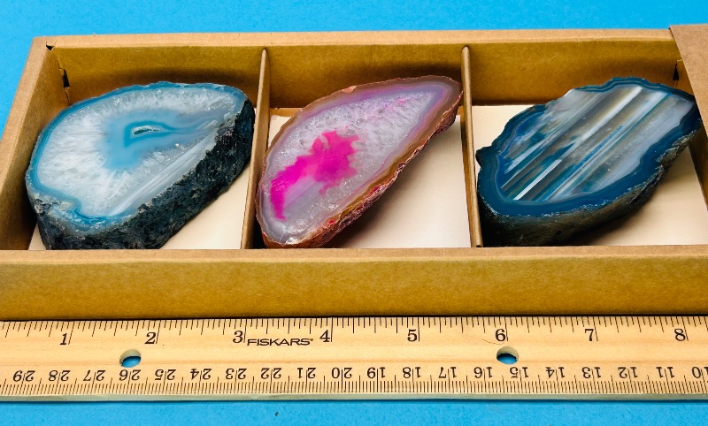 Photo 1 of 699683…3 thick agate slices in gift box