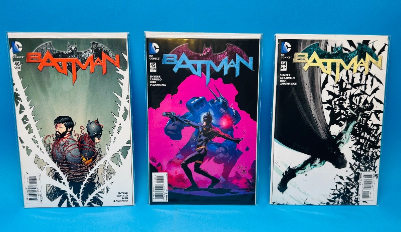 Photo 1 of 699722… 3 Batman comics in plastic sleeves #44,45,46