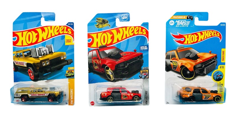 Photo 1 of 699733…3 hot wheels die cast cars