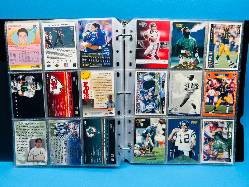 Photo 9 of 699773…final sale no returns/refunds -171 mixed quarterback football cards in binder