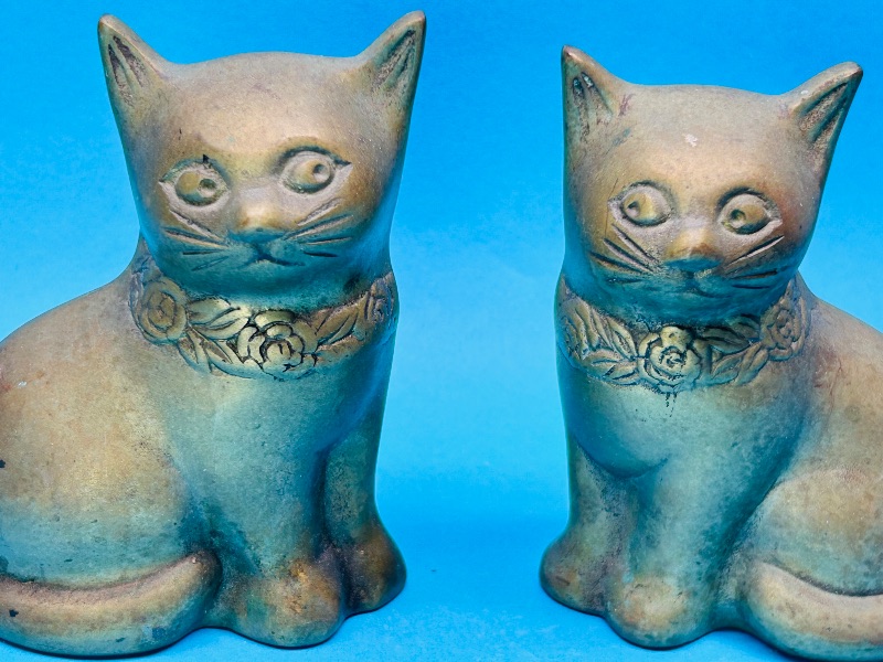 Photo 2 of 699800…2 brass cat figures- not solid 