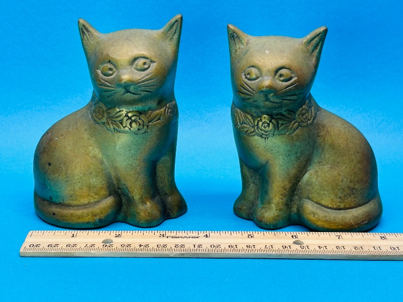 Photo 3 of 699800…2 brass cat figures- not solid 