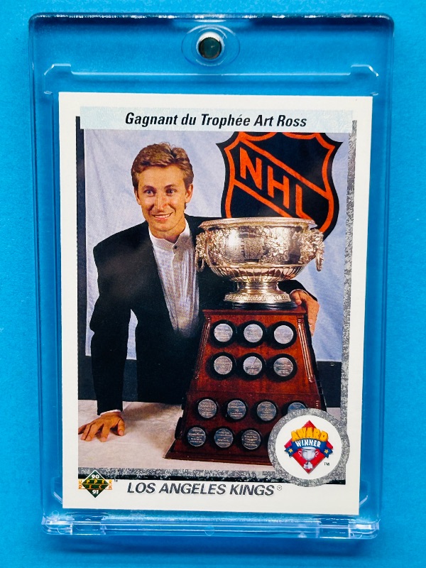 Photo 1 of 699803…Wayne Gretzky card 205 in hard plastic case 