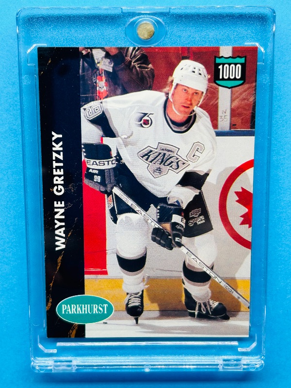 Photo 1 of 699805… Wayne Gretzky card 207 in hard plastic case 