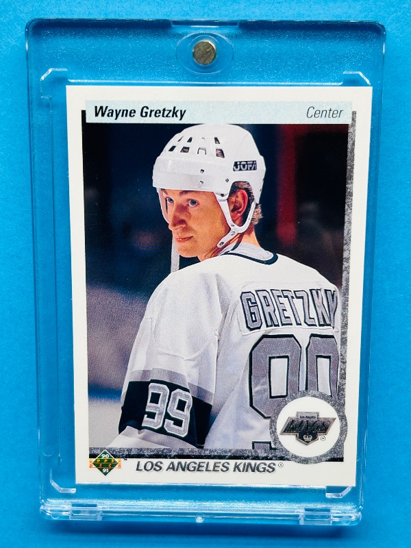 Photo 1 of 699806… Wayne Gretzky card 54 in hard plastic case 