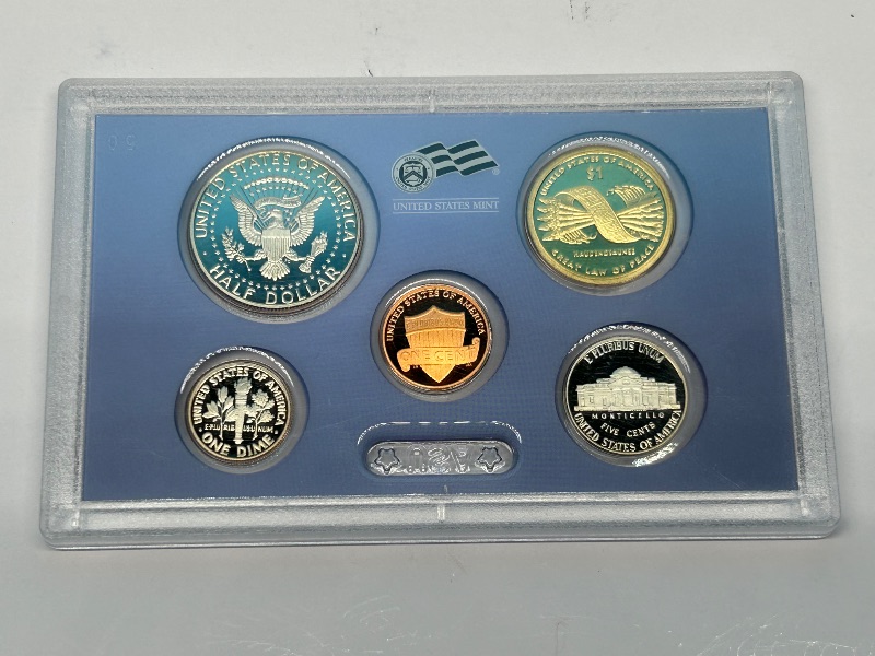 Photo 2 of 699827…2010 uncirculated  coin set in case