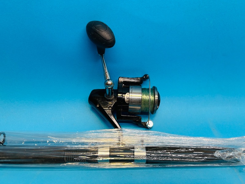 Photo 1 of 699876…heavy duty fishing reel and rod