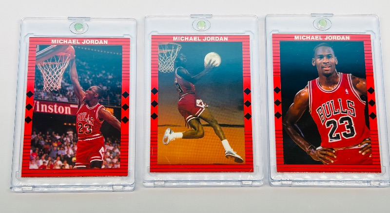 Photo 1 of 699994…3 Michael Jordan career highlights cards in hard plastic cases
