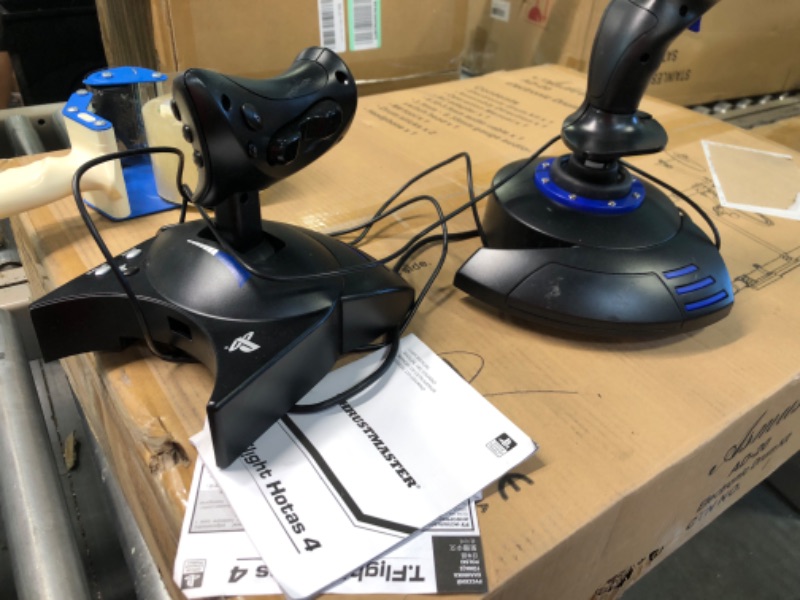 Photo 3 of 
Thrustmaster T-Flight Hotas One (XBOX Series X/S & XOne and PC)